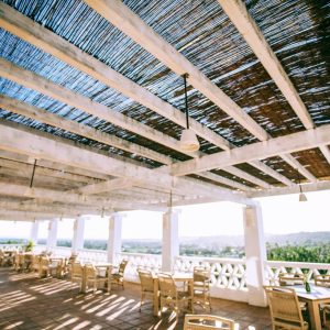 Optimiser l’espace de votre terrasse de restaurant avec le bon mobilier